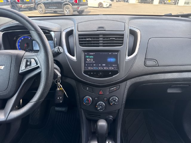 Used 2016 Chevrolet Trax LS w/ LPO, Protection Package FWD image 21