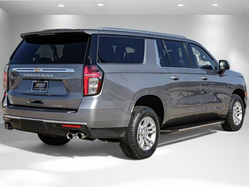 Used 2021 Chevrolet Suburban Premier w/ Premium Package image 9