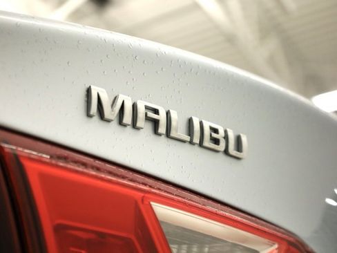 Used 2018 Chevrolet Malibu LT image 36