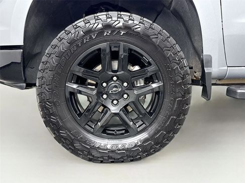 Used 2025 Chevrolet Silverado 1500 Custom Trail Boss w/ LPO, Dark Essentials Package image 42