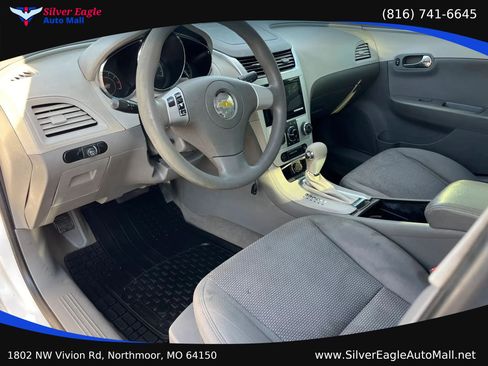 Used 2010 Chevrolet Malibu LS FWD image 5