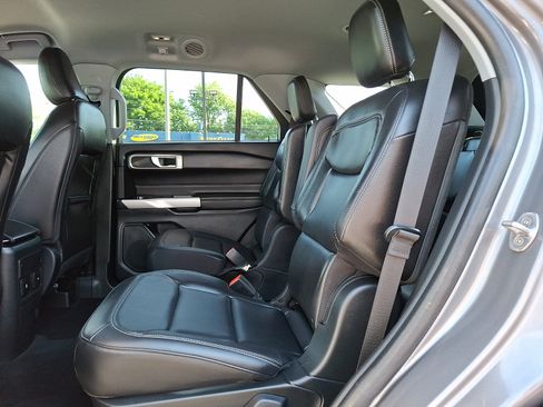 Certified 2023 Ford Explorer XLT w/ Equipment Group 202A AWD/4WD image 10