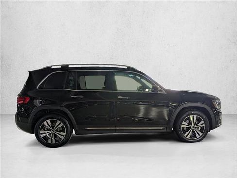 Used 2025 Mercedes-Benz GLB 250 image 23