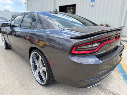 Used 2017 Dodge Charger SXT w/ Rallye Group RWD image 3