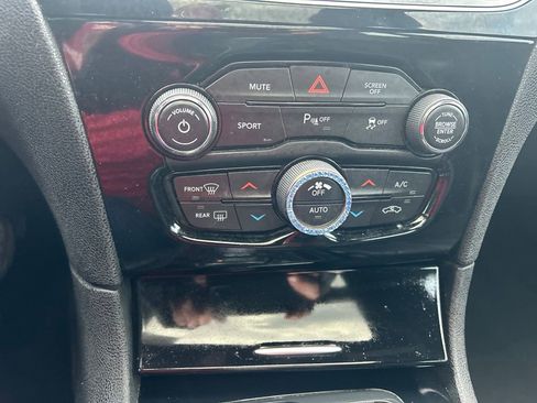 Used 2021 Chrysler 300 S RWD image 13