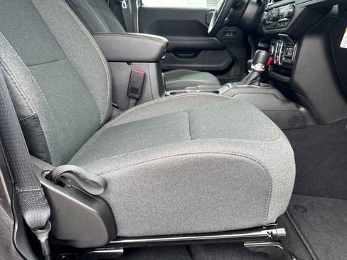 Used 2025 Jeep Wrangler Unlimited Sahara w/ Safety Group image 43