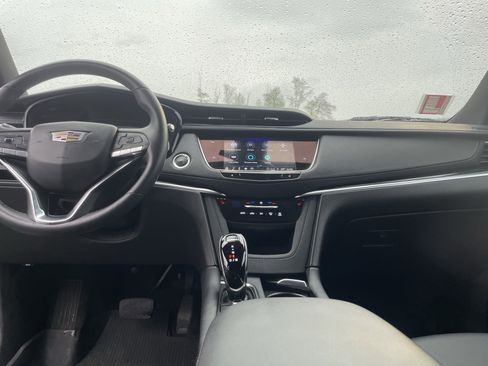 Used 2024 Cadillac XT6 Luxury w/ LPO, Floor Liner Package AWD/4WD image 15