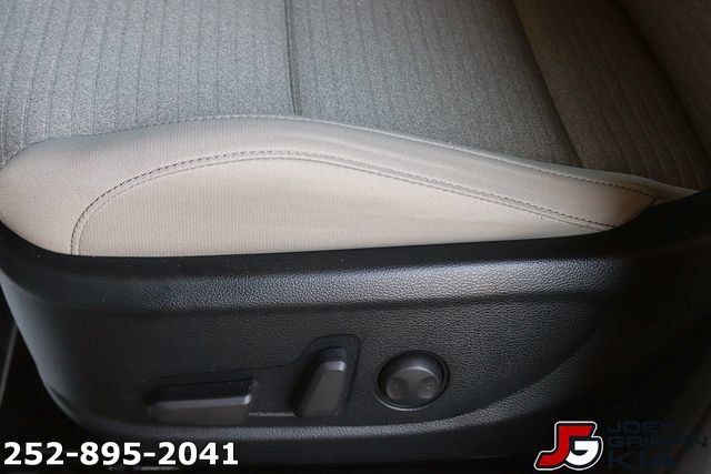 Certified 2025 Kia Soul EX FWD image 16