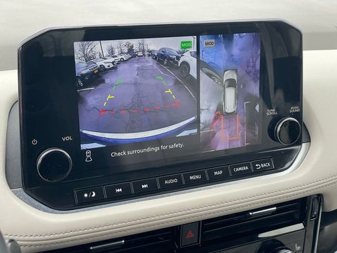 Used 2022 Nissan Rogue SL w/ SL Premium Package image 21