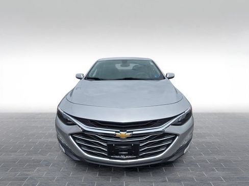 Used 2022 Chevrolet Malibu LT FWD image 2