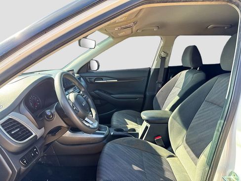 Used 2023 Kia Seltos LX image 9