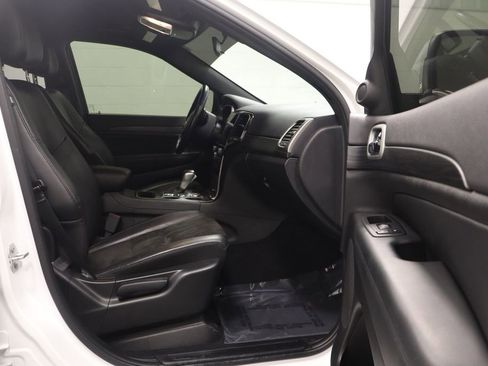 Certified 2021 Jeep Grand Cherokee Laredo X AWD/4WD image 15