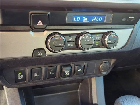 Used 2022 Toyota Tacoma SR5 RWD image 19