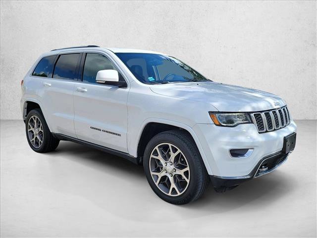 Used 2018 Jeep Grand Cherokee Limited AWD/4WD image 3
