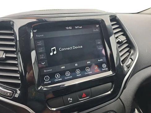 Used 2019 Jeep Cherokee Limited AWD/4WD image 26