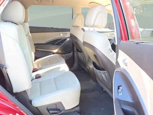 Used 2014 Hyundai Santa Fe GLS image 54