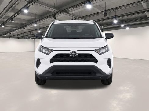 Used 2021 Toyota RAV4 LE AWD/4WD image 5