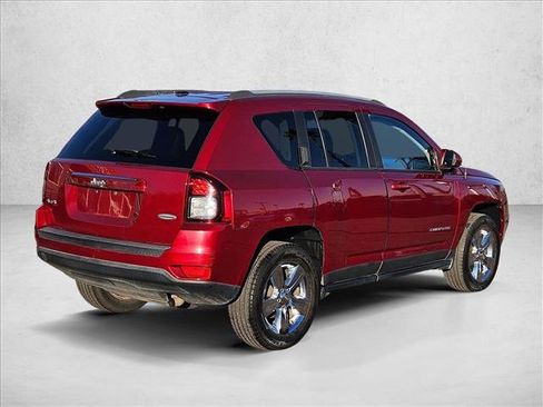 Used 2017 Jeep Compass Latitude image 5