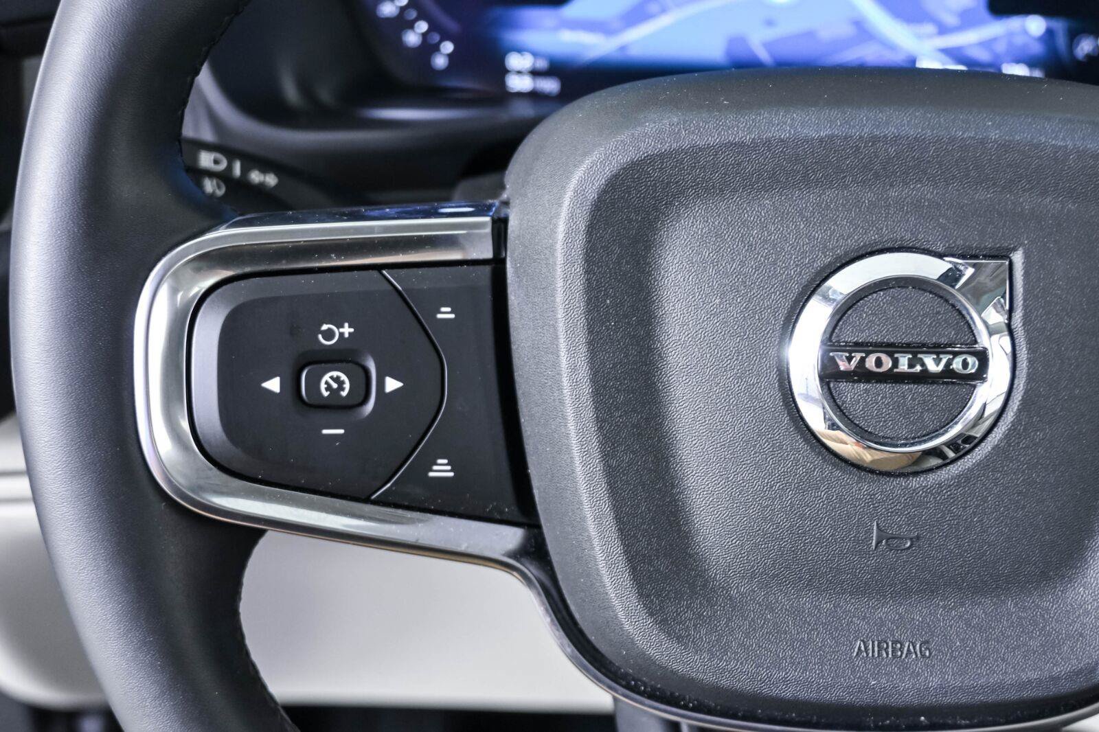 Used 2023 Volvo XC40 B5 Plus w/ Protection Package AWD/4WD image 9