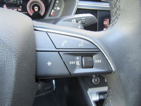 Used 2023 Audi Q3 2.0T Premium Plus w/ Premium Plus Package image 37