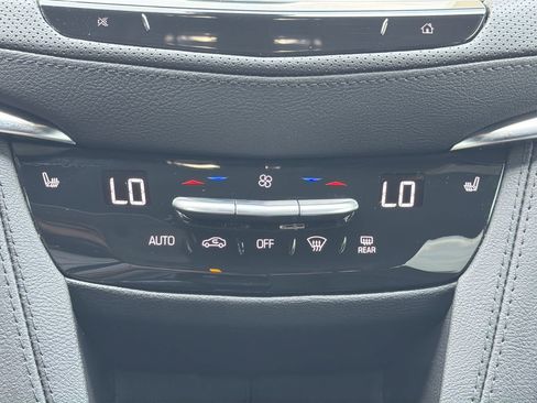 Used 2025 Cadillac XT6 Luxury FWD image 25