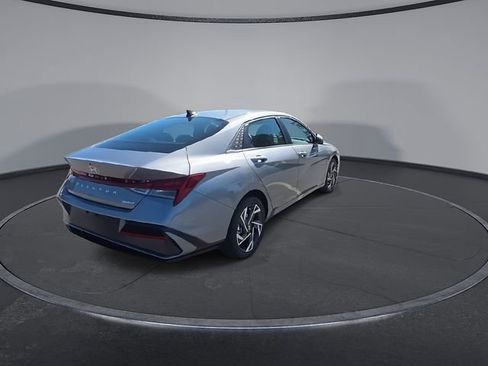 New 2026 Hyundai Elantra Limited FWD image 9