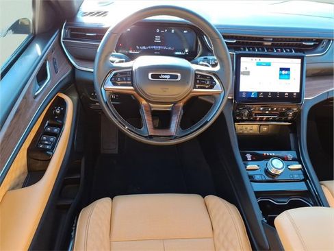 Used 2025 Jeep Grand Cherokee L Summit w/ Advanced Protech Group IV image 16