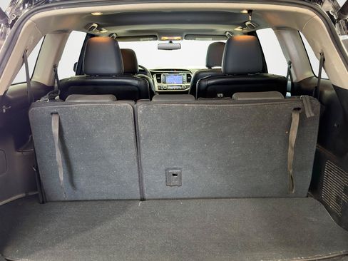 Used 2016 Toyota Highlander XLE FWD image 24