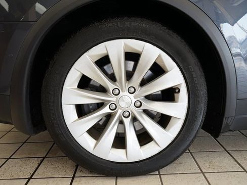 Used 2017 Tesla Model X 75D image 57
