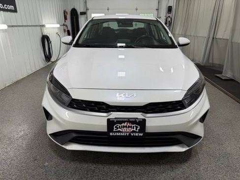 Used 2022 Kia Forte LXS FWD image 2