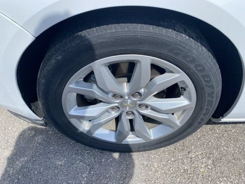 Used 2018 Chevrolet Impala LT w/ LT Convenience Package FWD image 10