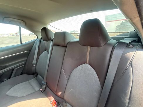 Used 2019 Toyota Camry LE FWD image 5