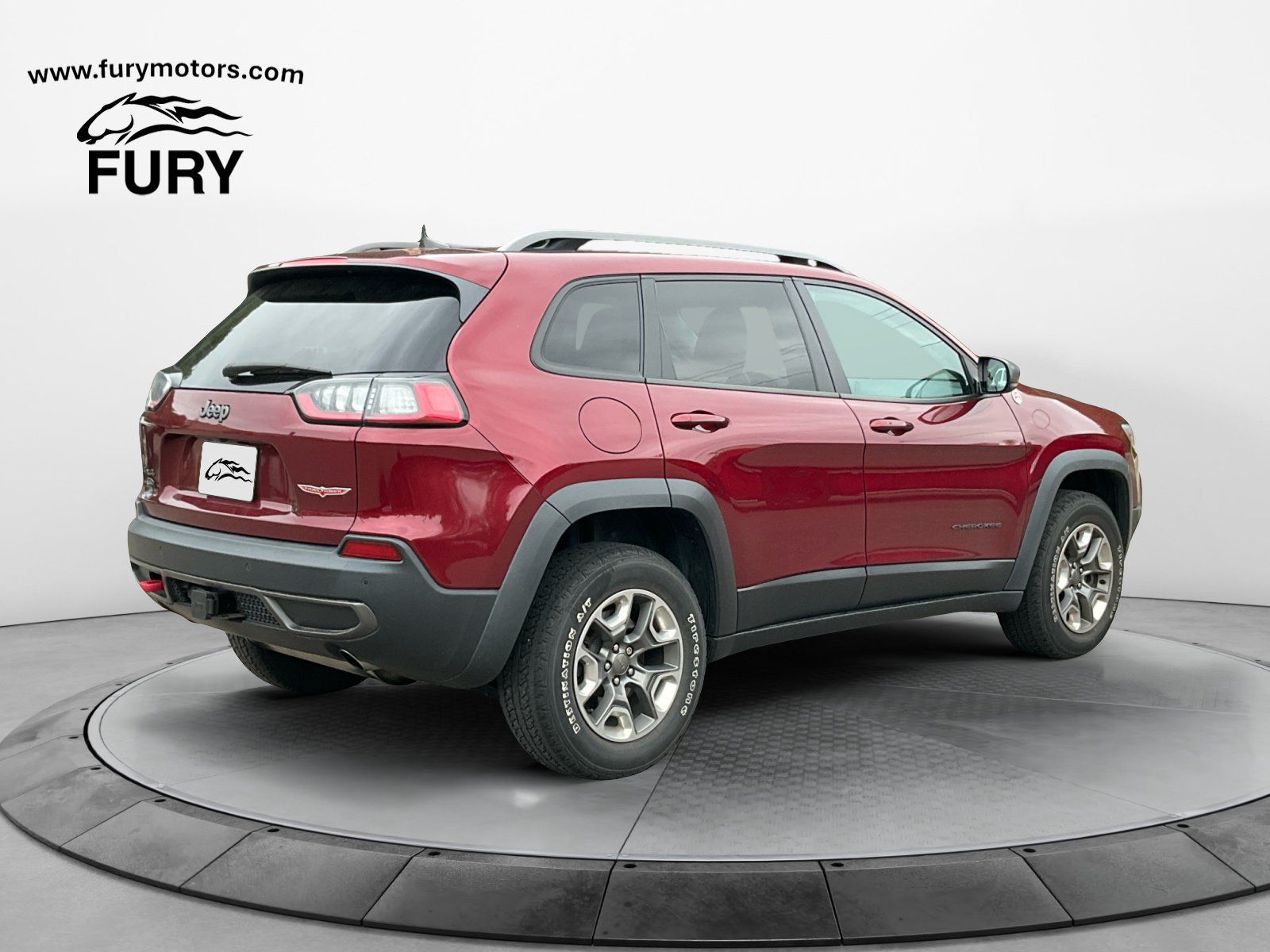 Used 2019 Jeep Cherokee Trailhawk AWD/4WD image 4