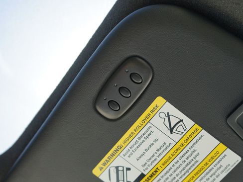 Used 2013 Ford F250 Platinum w/ FX4 Off Road Pkg AWD/4WD image 14