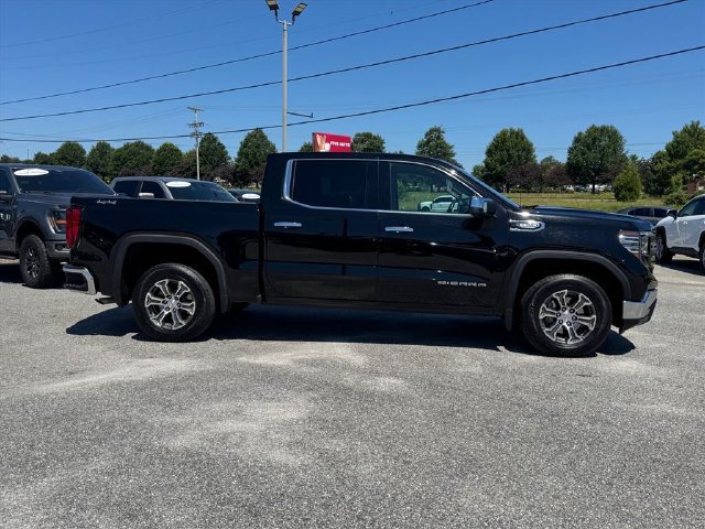 Used 2025 GMC Sierra 1500 SLT AWD/4WD image 2