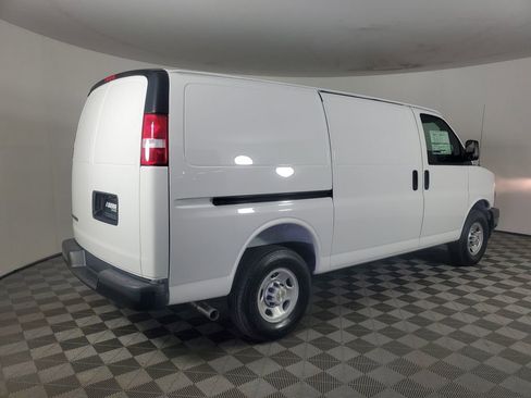 New 2026 Chevrolet Express 2500 w/ Driver Convenience Package image 4