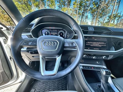 Used 2022 Audi Q3 2.0T Premium Plus image 11
