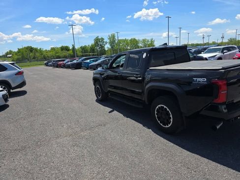 Used 2024 Toyota Tacoma TRD Off-Road AWD/4WD image 3