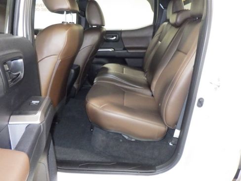 Used 2023 Toyota Tacoma Limited AWD/4WD image 7