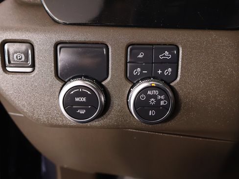 Used 2022 GMC Sierra 1500 SLT RWD image 8