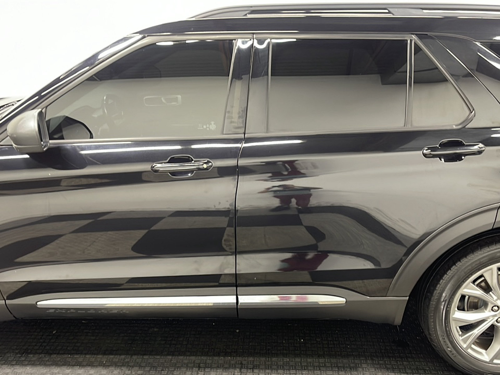 Used 2020 Ford Explorer XLT w/ Equipment Group 202A RWD image 15