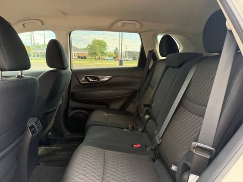 Used 2020 Nissan Rogue S FWD image 16