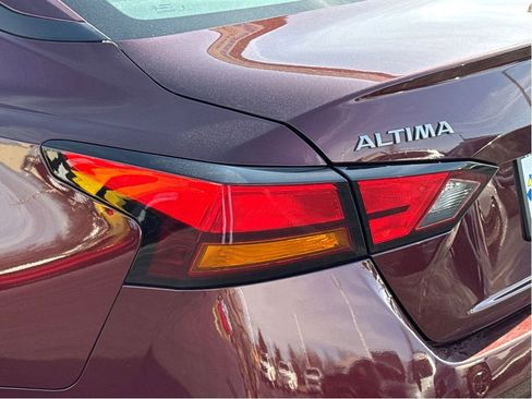 Used 2025 Nissan Altima 2.5 SV image 6