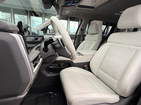 Used 2024 Hyundai Santa Fe Limited image 16