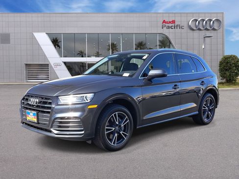 Used 2020 Audi Q5 e Premium w/ Convenience Package AWD/4WD image 1
