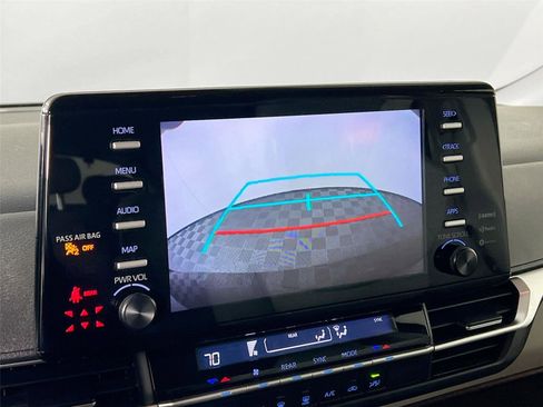 Used 2022 Toyota Sienna LE image 13