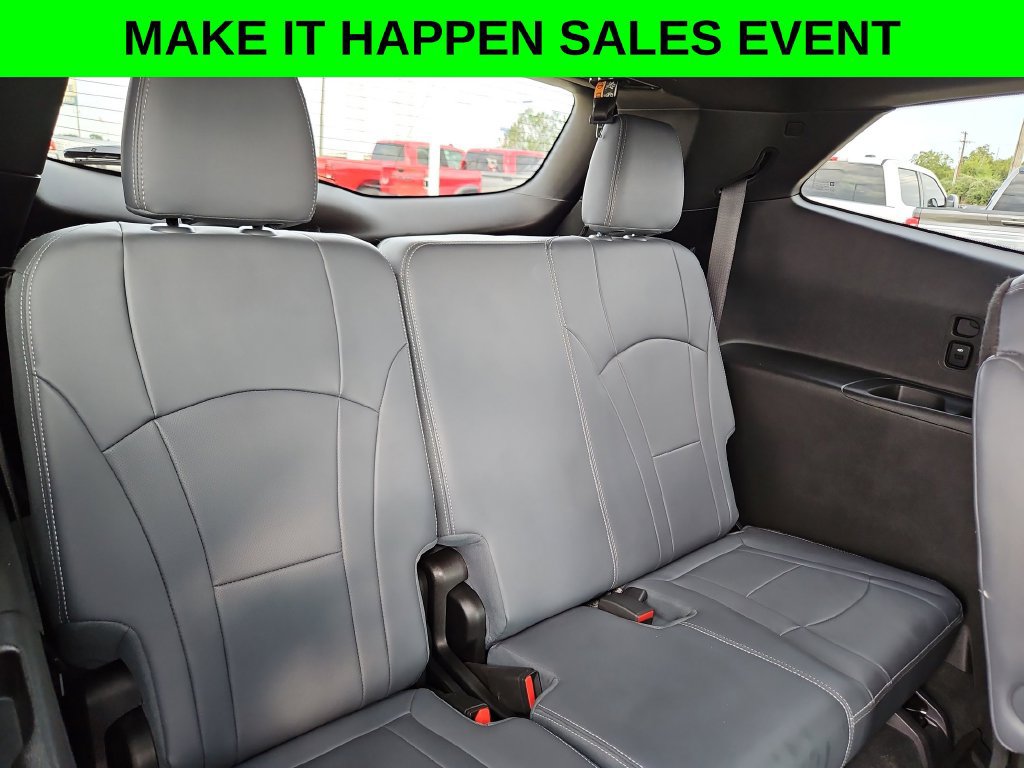Used 2022 Buick Enclave Essence w/ Experience Buick Package FWD image 26