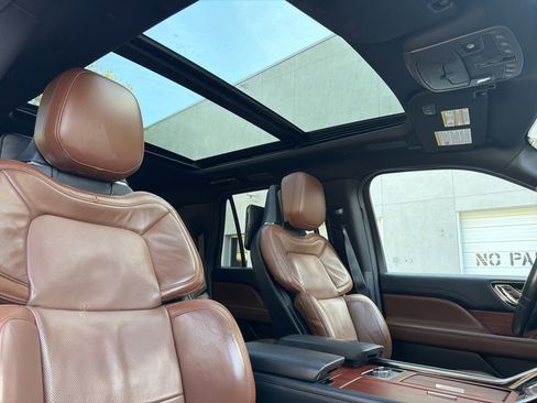 Used 2023 Lincoln Navigator L Reserve image 31