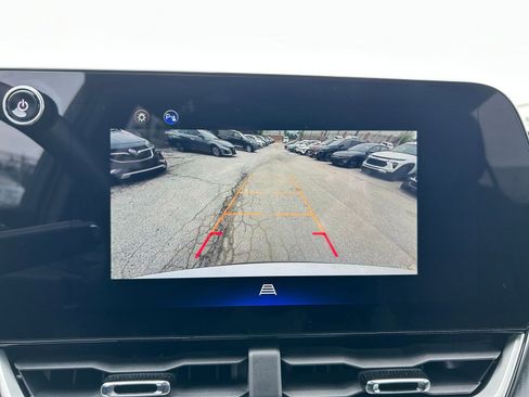 Used 2025 Chevrolet Equinox LT FWD image 20