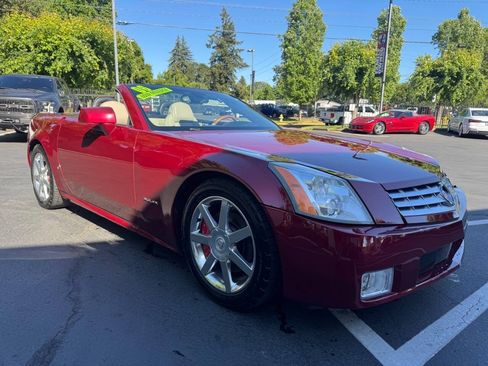 Used 2006 Cadillac XLR RWD image 9